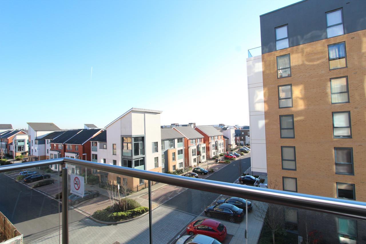 Contemporary Apartments With Secure Parking Reading Exterior photo