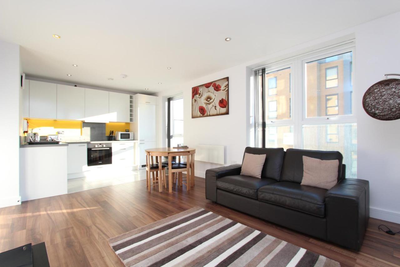 Contemporary Apartments With Secure Parking Reading Exterior photo